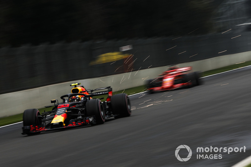 Max Verstappen, Red Bull Racing RB14, Sebastian Vettel, Ferrari SF71H