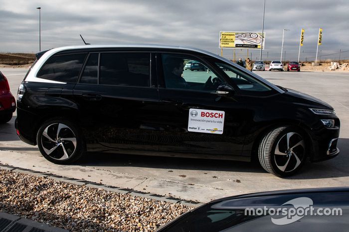 II Curso de Conducción y Nuevas Tecnologías BOSCH - Motor1.com España - Motorsport.com 