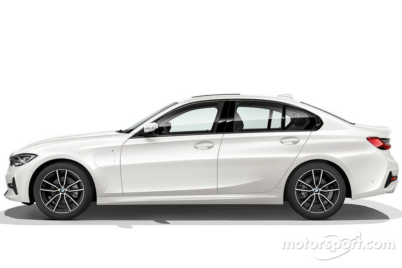 BMW 330e iperformance 2019 року