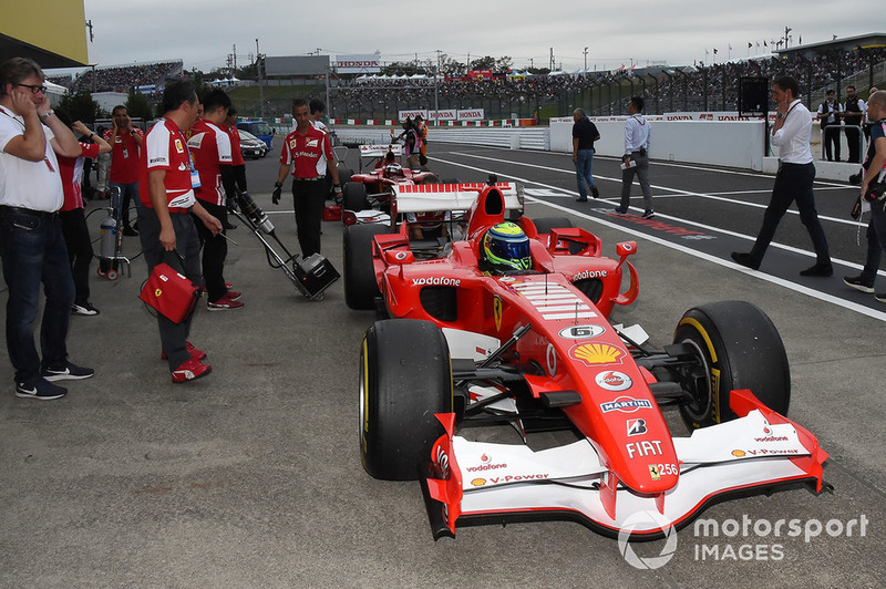 Феліпе Масса, Ferrari, під час демонстраційних заїздів у Сузуці