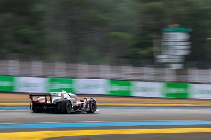 #7 Toyota Gazoo Racing Toyota GR010 - Hybrid Hypercar, Mike Conway, Kamui Kobayashi, José María López