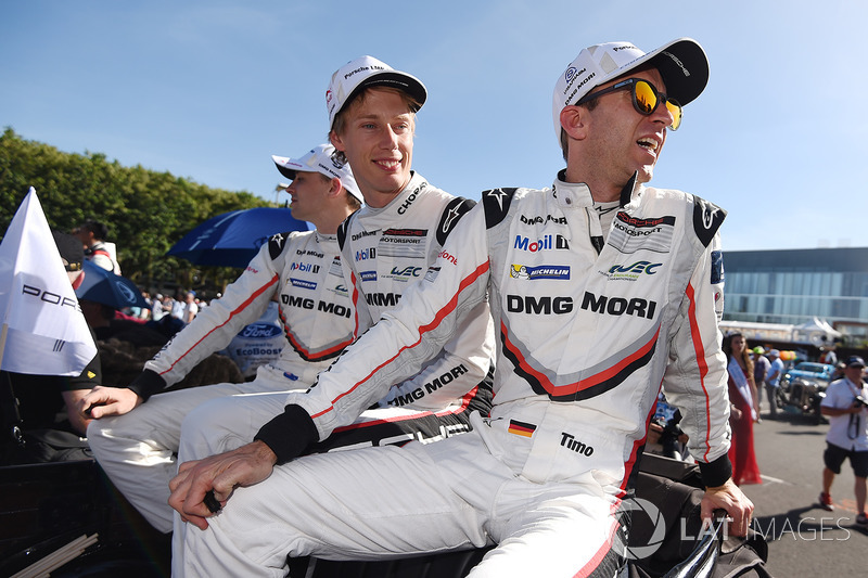 #2 Porsche Team Porsche 919 Hybrid: Timo Bernhard, Earl Bamber, Brendon Hartley