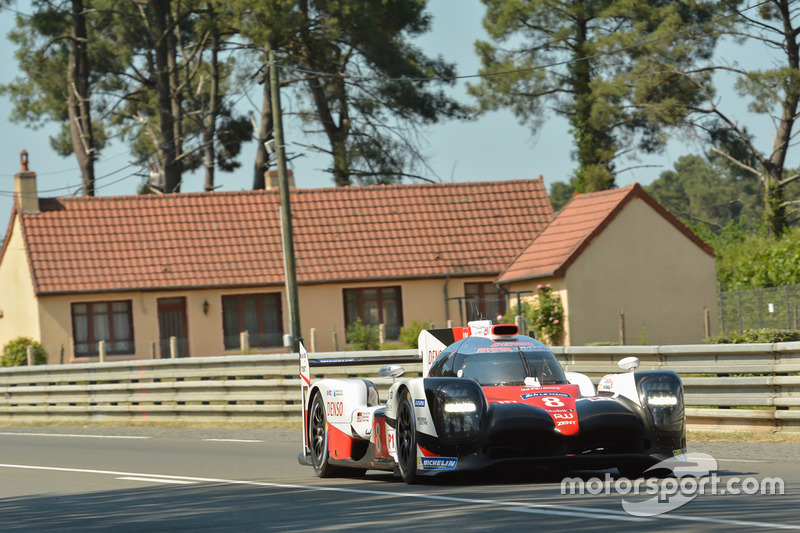 #8 Toyota Gazoo Racing Toyota TS050 Hybrid: Anthony Davidson, Sébastien Buemi, Kazuki Nakajima