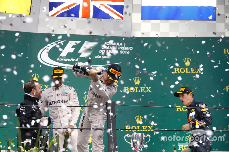 Podium: second place Nico Rosberg, Mercedes AMG F1