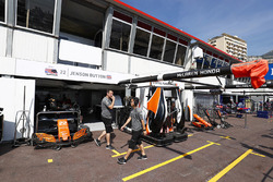 Le garage de Jenson Button, McLaren