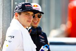 Max Verstappen, Red Bull Racing, Pierre Gasly, Red Bull Racing