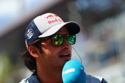 Carlos Sainz Jr., Scuderia Toro Rosso en el desfile de pilotos