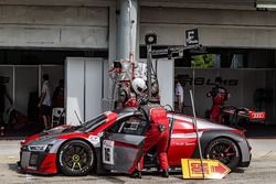 Pit stop, #16 Audi Sport Team Phoenix, Audi R8 LMS: Pierre Kaffer, Rene Rast, Markus Winkelhock