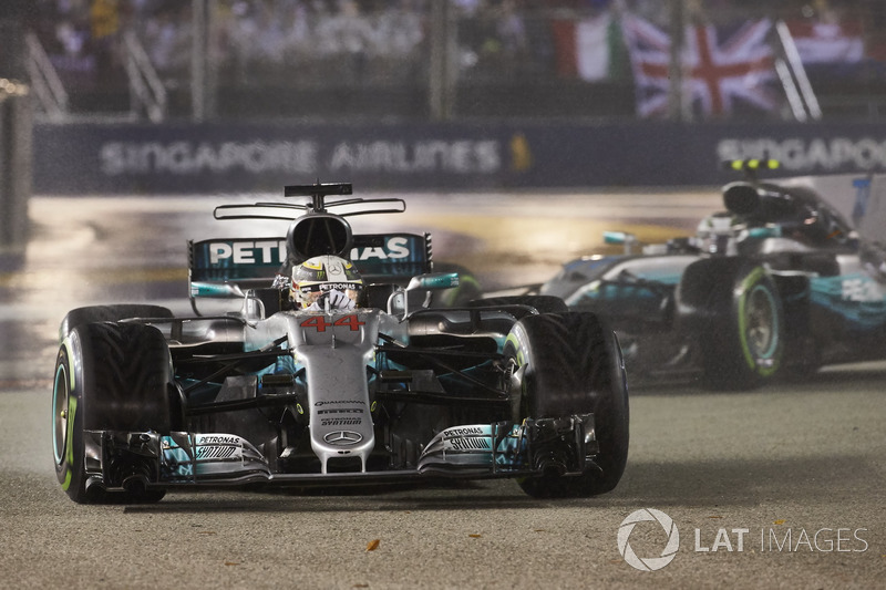 2017: Льюис Хэмилтон, Mercedes AMG F1 W08