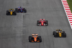 Fernando Alonso, McLaren MCL32, Nico Hulkenberg, Renault Sport F1 Team RS17, Sebastian Vettel, Ferrari SF70H, Jolyon Palmer, Renault Sport F1 Team RS17, Carlos Sainz Jr., Scuderia Toro Rosso STR12