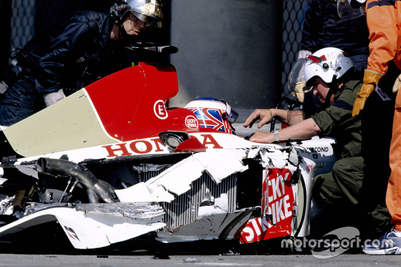 Crash: Jenson Button, BAR 005