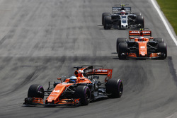 Фернандо Алонсо и Стоффель Вандорн, McLaren MCL32