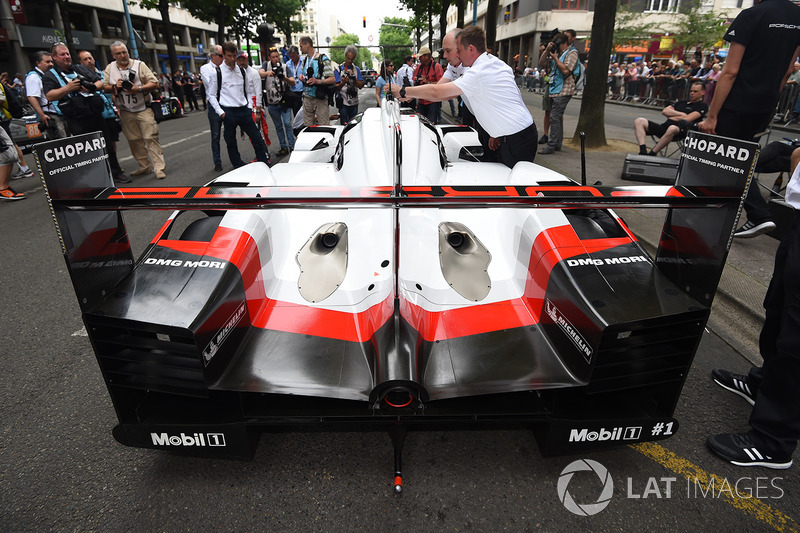 №1 Porsche Team, Porsche 919 Hybrid: Андре Лоттерер, Ник Тэнди, Нил Джани