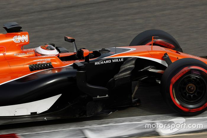 A surpresa ficou por conta da McLaren, que conseguiu dar 81 voltas e conseguiu a quarta melhor marca na quarta-feira