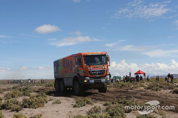 #528 Man: Jordi Juvanteny, Jose Luis Criado, Enric Carpi