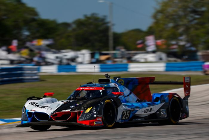 #25 BMW M Team WRT BMW M Hybrid V8: Philipp Eng, Marco Wittmann, Kevin Magnussen