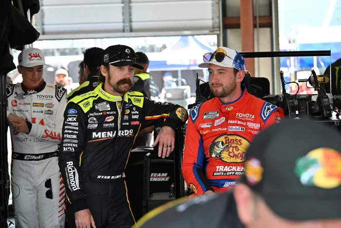 Ryan Blaney, Team Penske, Chase Briscoe, Joe Gibbs Racing