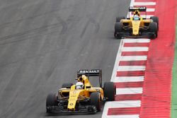 Kevin Magnussen, Renault Sport F1 Team RS16 y Jolyon Palmer, Renault Sport F1 Team RS16
