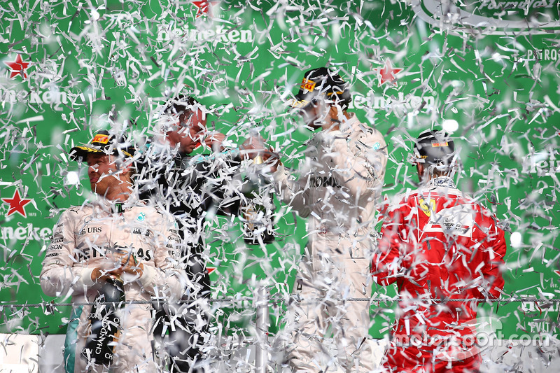 Podio: ganador de la carrera Lewis Hamilton, Mercedes AMG F1, segundo lugar tercer lugar de Nico Rosberg, Mercedes AMG F1, Sebastian Vettel, Ferrari