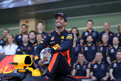 Daniel Ricciardo, Red Bull Racing en la foto de equipo de Red Bull Racing