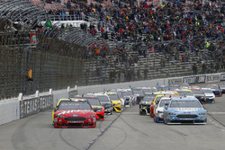 Kevin Harvick, Stewart-Haas Racing, Ford Fusion Busch Light green flag start