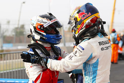 Il vincitore della gara Felix Rosenqvist, Mahindra Racing, il secondo classificato Sébastien Buemi,