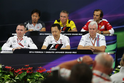 The FIA Press Conference (from back row (L to R)): Ayao Komatsu, Haas F1 Team Race Engineer; Bob Bel