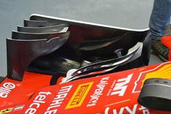 Ferrari SF16-H, profilo dentato sul flap dell'ala anteriore