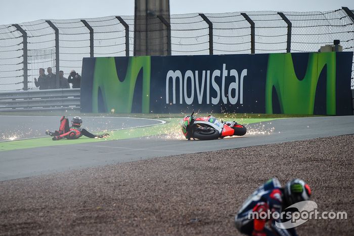 Stefan Bradl, Aprilia Racing Team Gresini y Jorge Lorenzo, Yamaha Factory Racing accidente