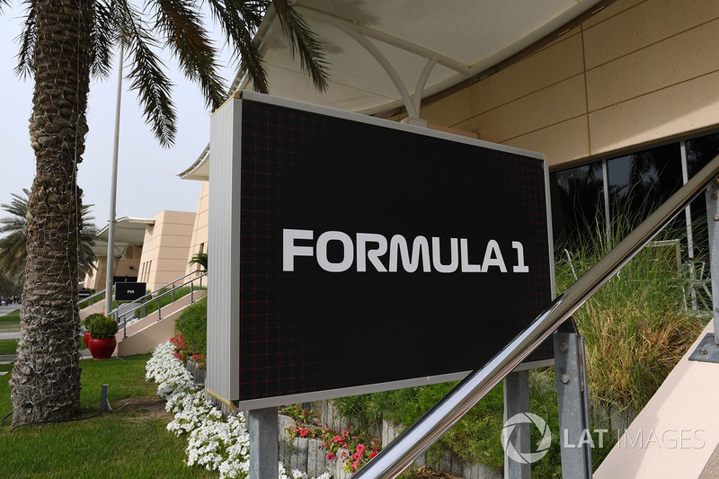 Formula 1 team building