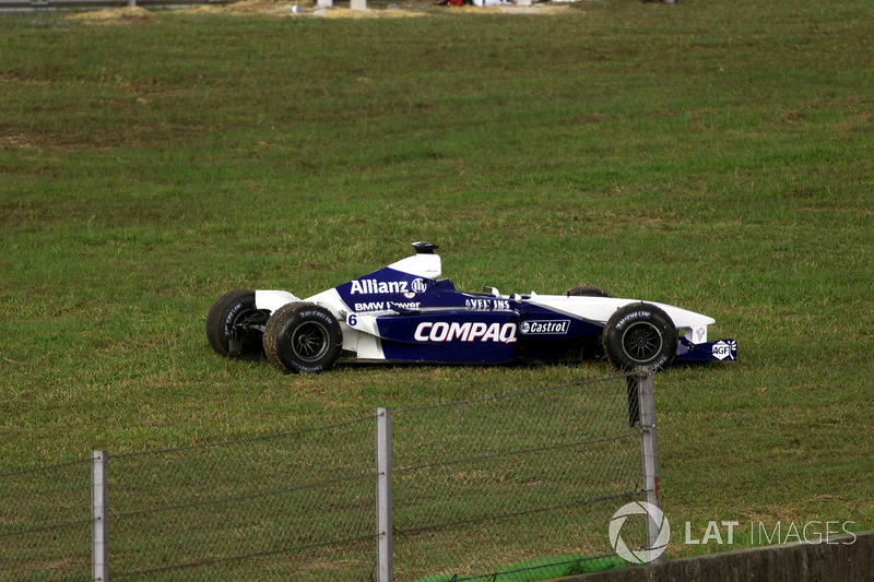 Juan Pablo Montoya, BMW Williams FW23 na crash met Jos Verstappen, Arrows Asiatech A22