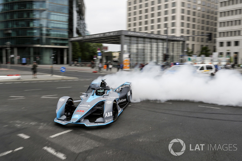 Formula 1 World Champion, Nico Rosberg, drives the Formula E Gen2 car around the streets of Berlin