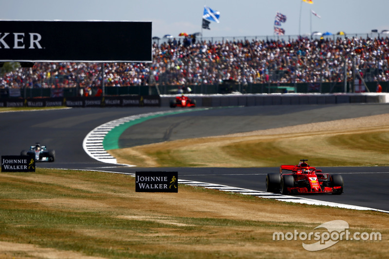 Sebastian Vettel, Ferrari SF71H, y Lewis Hamilton, Mercedes AMG F1 W09