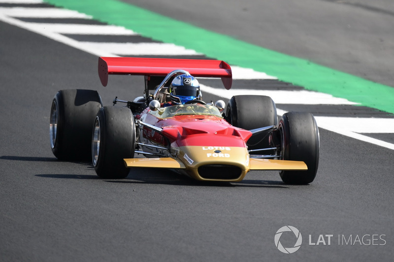 Lotus 49B на параді до 70-річчя Сільверстоуна