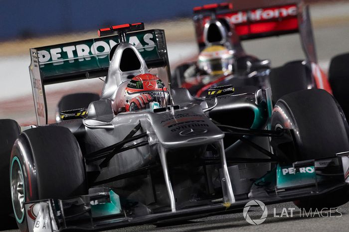 Michael Schumacher, Mercedes AMG F1 W02, Lewis Hamilton, McLaren MP4-26