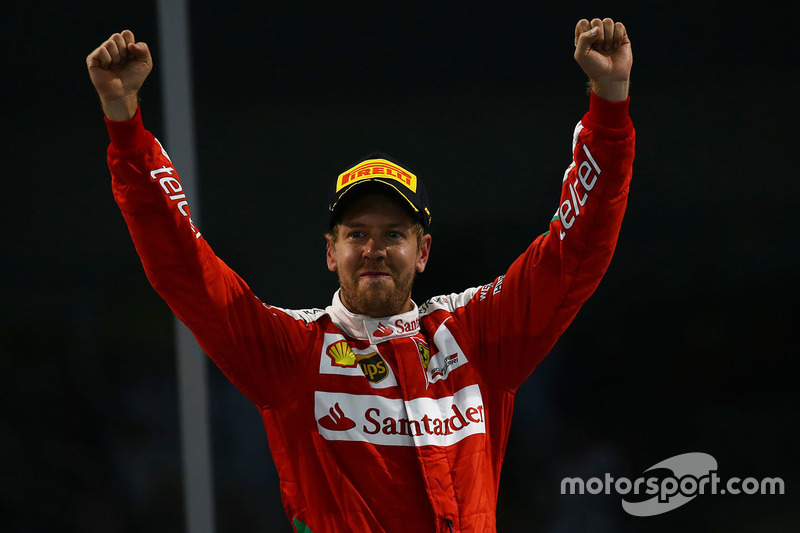 Podio: tercer lugar Sebastian Vettel, Ferrari