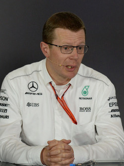Andy Cowell, Director de manejo, sistemas de propulsión de alto rendimiento AMG Mercedes en la Confe