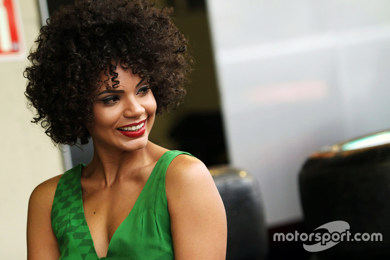 Hot grid girl