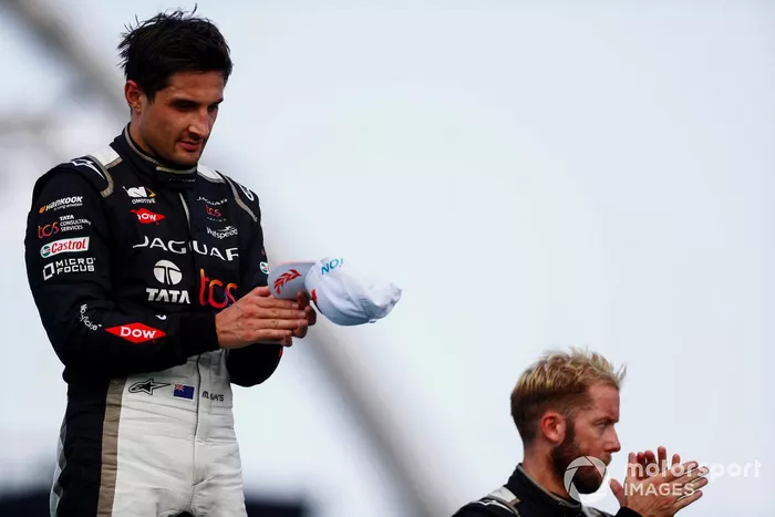 Mitch Evans, Jaguar Racing , 1ª posición, Sam Bird, Jaguar Racing, 3ª posición, en el podio