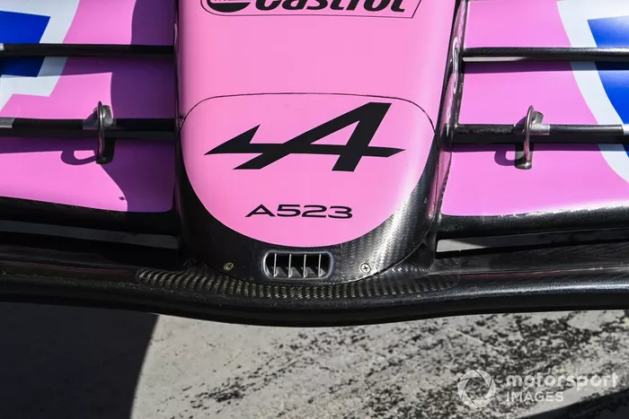 Alpine A523 detalles técnicos