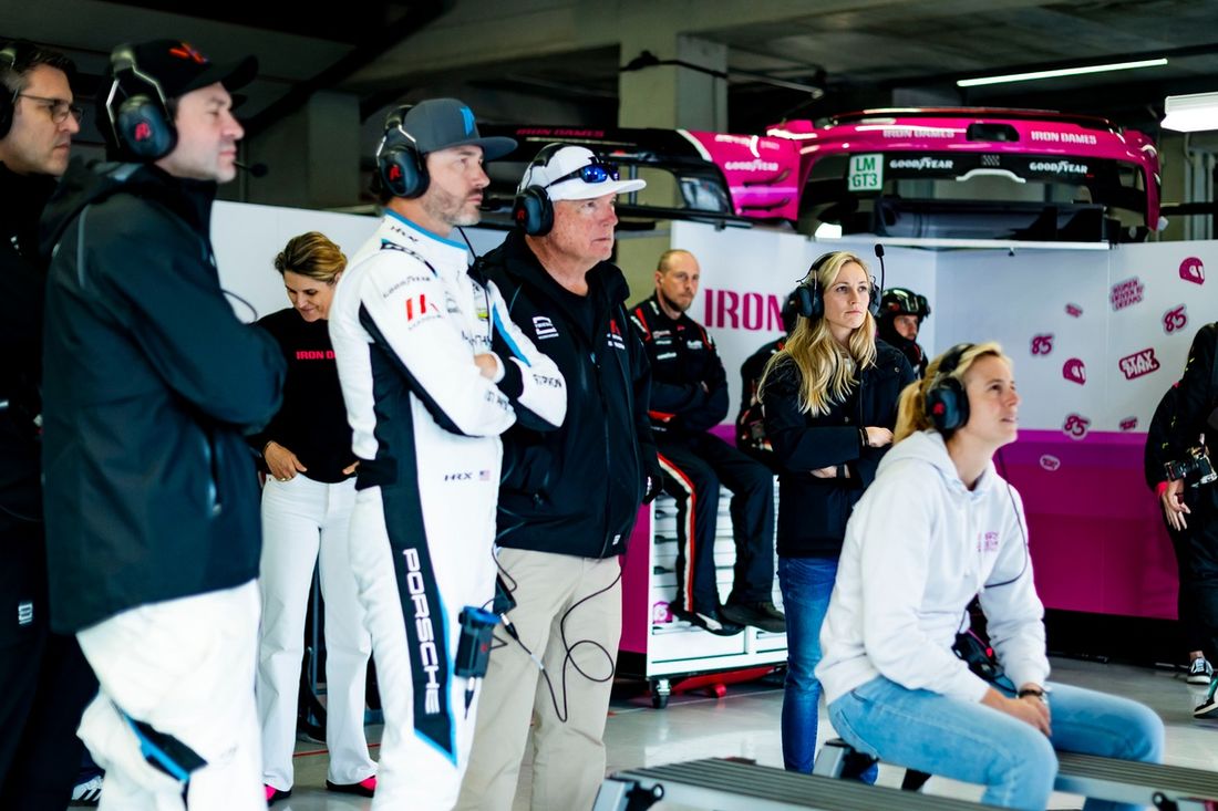 Atmosfera w garażu Team Manthey Racing