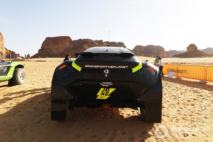 Mikaela Ahlin-Kottulinsky, Jenson Button, JBXE Extreme-E Team