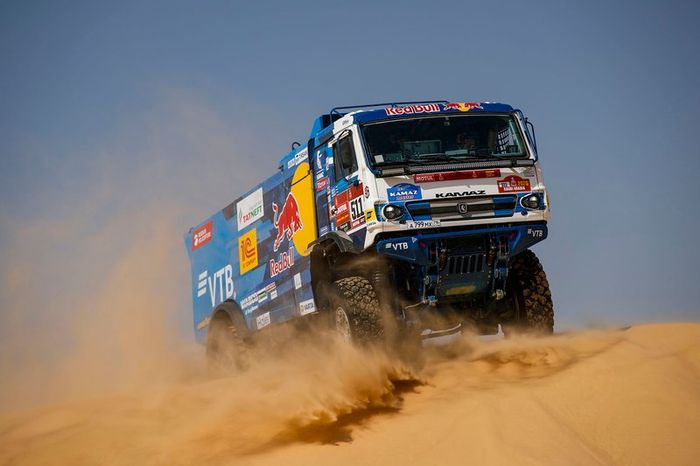 #511 Team KAMAZ Master: Andrey Karginov, Andrey Mokeev, Igor Leonov