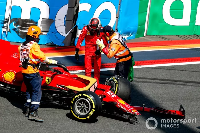 Choque de Carlos Sainz Jr., Ferrari SF21