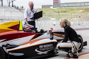 Programa de la FIA para mujeres piloto