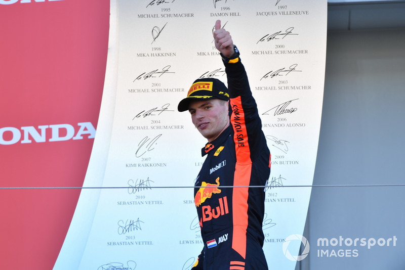 Max Verstappen, Red Bull Racing, festeggia sul podio