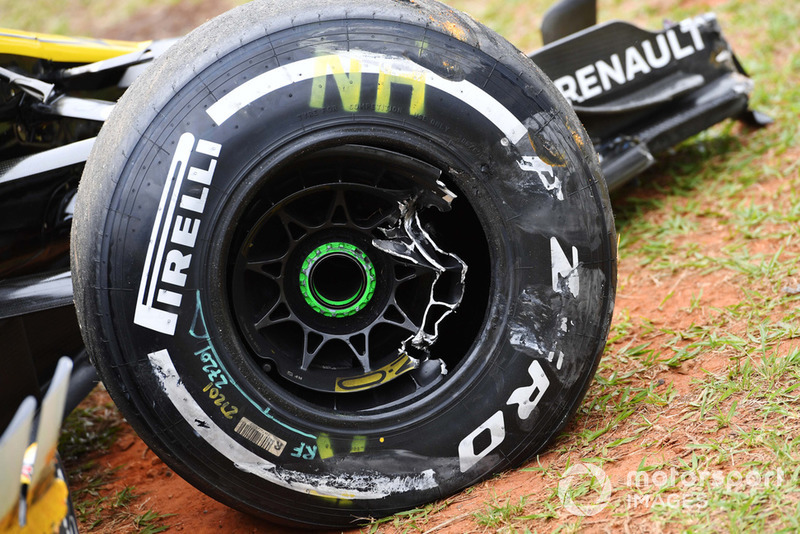 Coche chocado de Nico Hulkenberg, Renault Sport F1 Team R.S. 18 in FP2