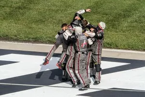 Race Winner Cole Custer, Stewart-Haas Racing, Ford Mustang