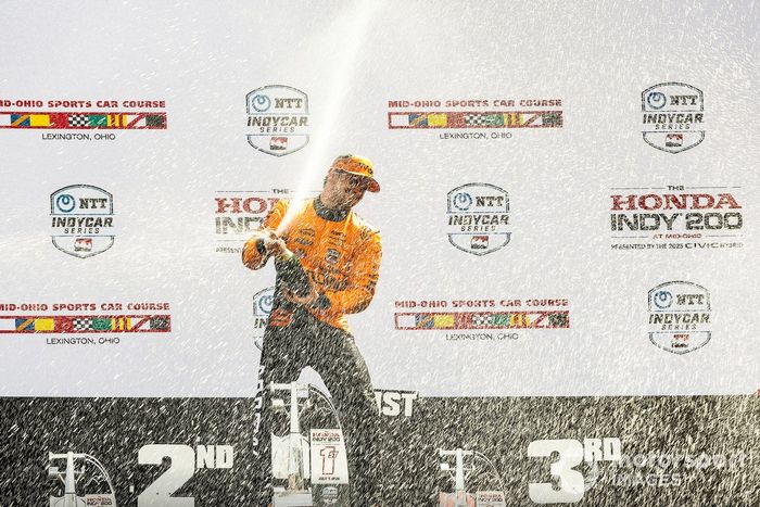 Patricio O'Ward, Arrow McLaren Chevrolet, podio, champán