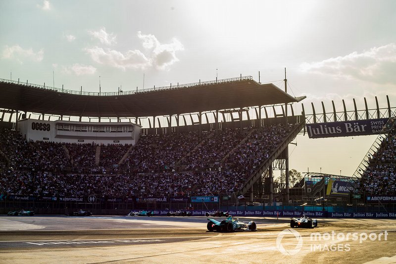 Tom Dillmann, NIO Formula E Team, NIO Sport 004 chases Alexander Sims, BMW I Andretti Motorsports, BMW iFE.18